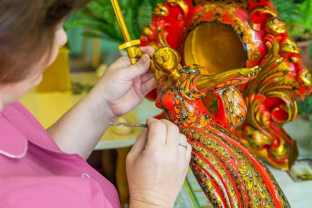 Хохлома. История хохломской росписи посуда. Хохломская роспись в древней руси. Хохломская посуда. Создание хохломы.