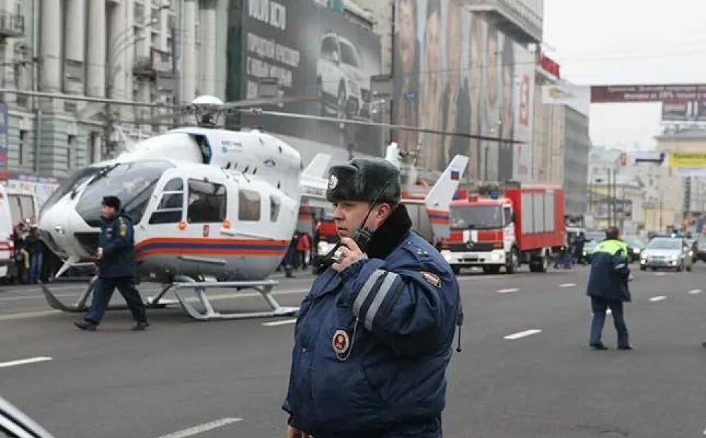 Теракт в метро 2010 парк культуры. Взрывы в Московском метрополитене (2010). Взрыв в метро парк культуры 2010. Риа новости теракт в москве