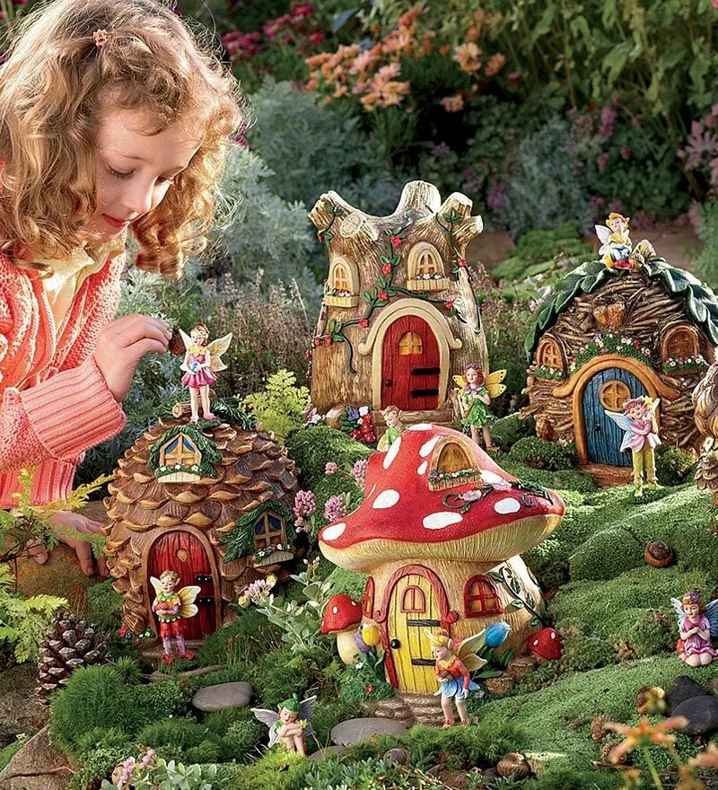 Fairy village. Домик феи Enchanted Village. Домик эльфа. Сад с феями домики. Сказочный сад с домиком феи.