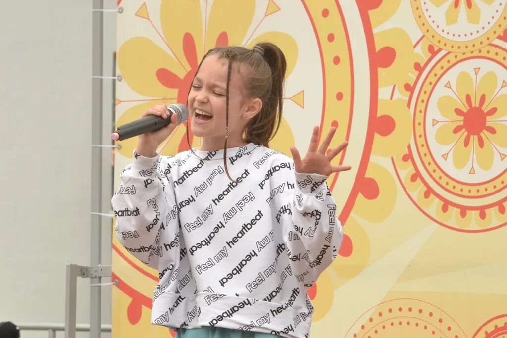 Дети 1 июня. День защиты детей фото праздника. Выступление защита детей. Детские организации. Конкурс ко дню защиты детей.