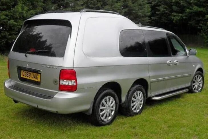 Авито киа карнивал купить. Kia Carnival 2.9 2022. Kia Carnival 2004. Kia Carnival 2.9 2005. Kia Carnival 1.