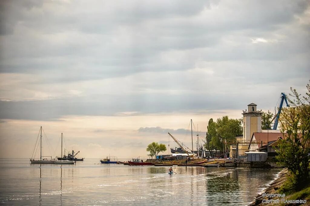 Погода в таганроге сегодня. Морозный день. Дождь ясно облачно стрелки. Дождь картинки. Прго погода таганрог.