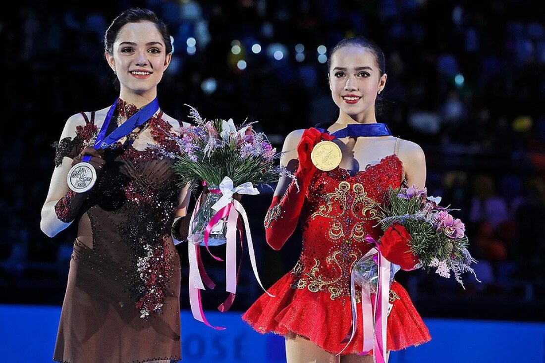Алина загитова и евгения медведева. Медведева алина александровна. Фигуристки алина загитова и евгения. Алина загитова и евгения медведева олимпиада 2018. Алину медведеву.
