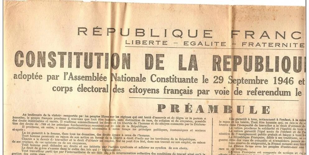Причины принятия конституции франции 1958. Конституция франции 1958 обложка. Год конституции франция. Год конституции франция. Структура конституции 1946 года во франции.