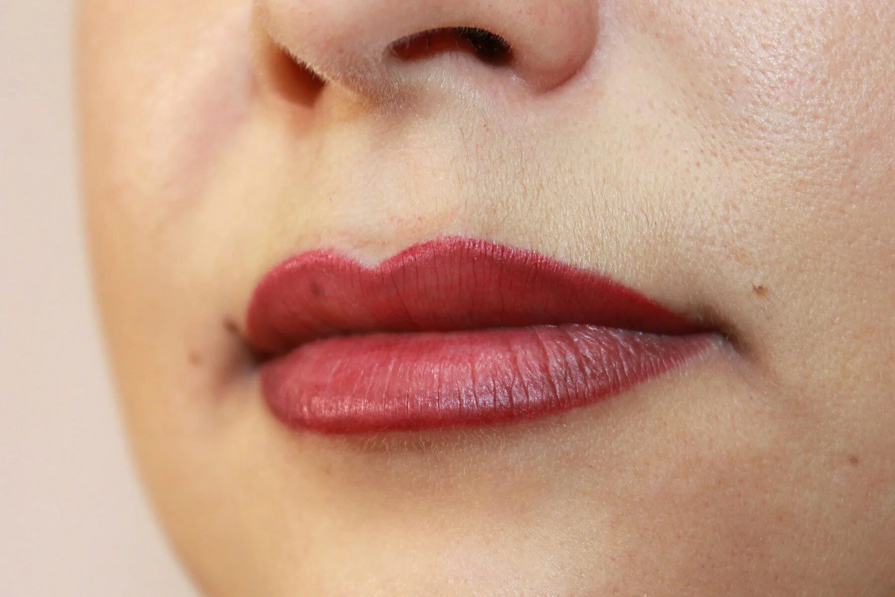 Татуаж губ. Перманентный макияж губ. Перманент губ. Растушевка губ. Перманентный макияж губ цвета на губах