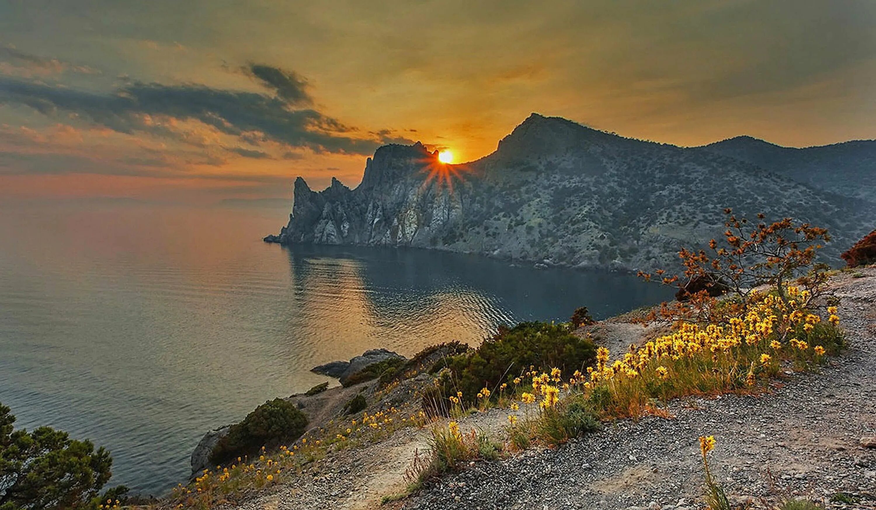 греческий остров керкира. хребет жданко сахалин. мыс форос крым. маяк анива сахалин. природа южные моря.