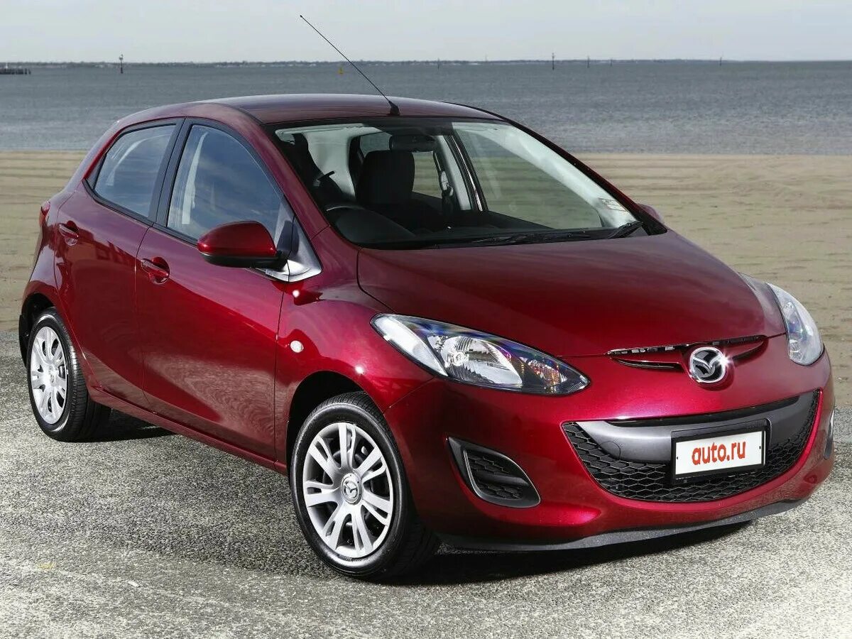 Mazda 2 отзывы. Mazda 2. Mazda 2 2010. Малолитражка Мазда 2. Мазда 2 2000.