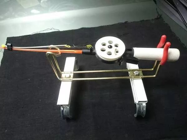 Держатель для зимней удочки. Подставка под зимнюю удочку. Подставки под зимние удочки салмо. Подставка для зимней удочки своими. Подставки (ножки) под зимние удочки.