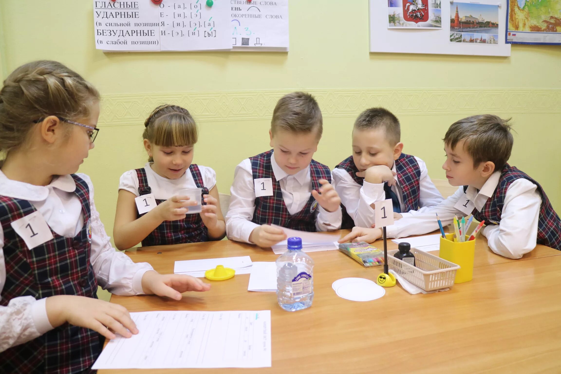 Внеклассная работа школьников. Урок в начальной школе. Коллективное творчество в школе. Внеурочные занятия в школе. Мероприятия для младших школьников.