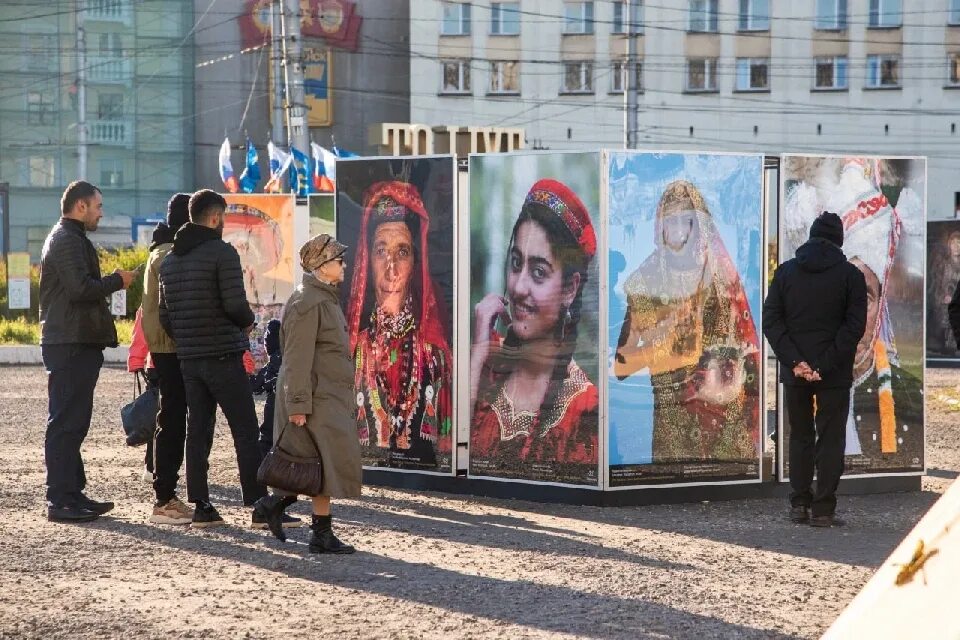 Мурманск в лицах. Город заозерск мурманская область. Коренные народы мурманска. Мурманск в лицах. Мурманск в лицах.
