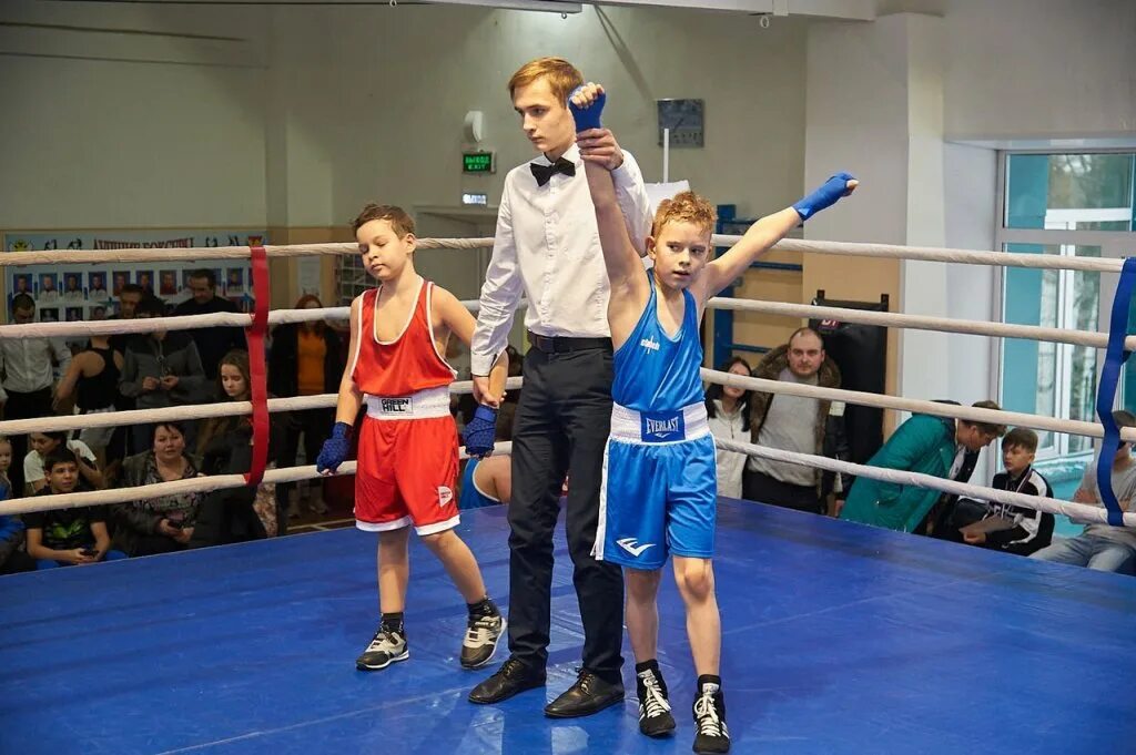 Спортивный комплекс метеор сосногорск. Спортзал айюва сосногорск. Сосногорск бокс. Нгч 8 спортзал сосногорск. Сосногорск площадка для занятия спортом.