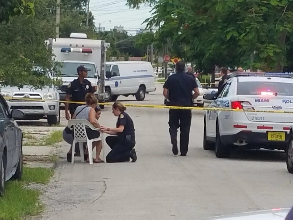 Miami 2011 пожар на яхте. Инцидент в майами. Перестрелка в майами 1986 miami fbi. Инцидент в майами. Инцидент в майами.
