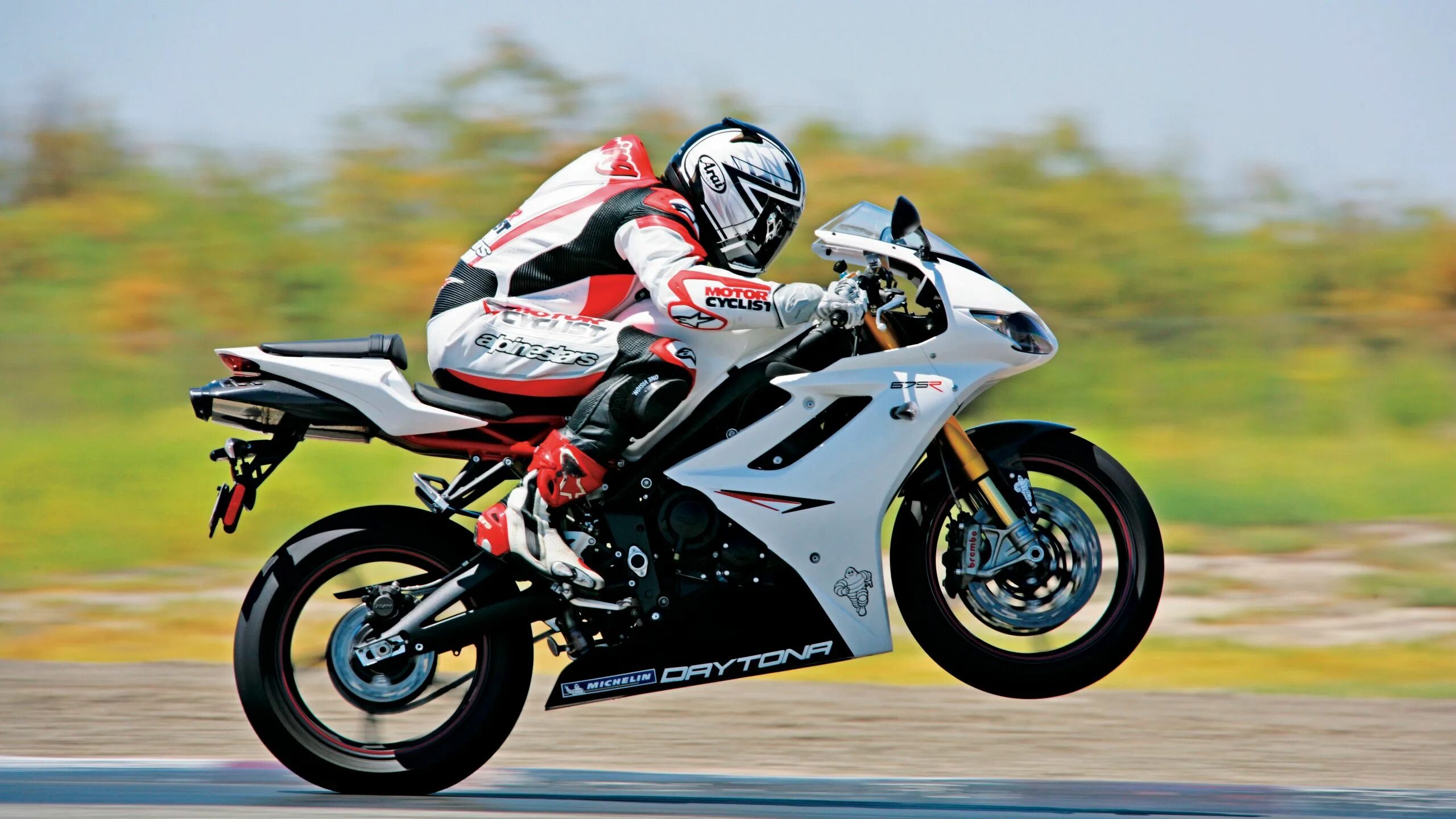 Про спортбайков. Скоростной мотоцикл. Мотоцикл двухместный спортивный. Мотоцикл скоростной спортивный. Высокоскоростной мото.