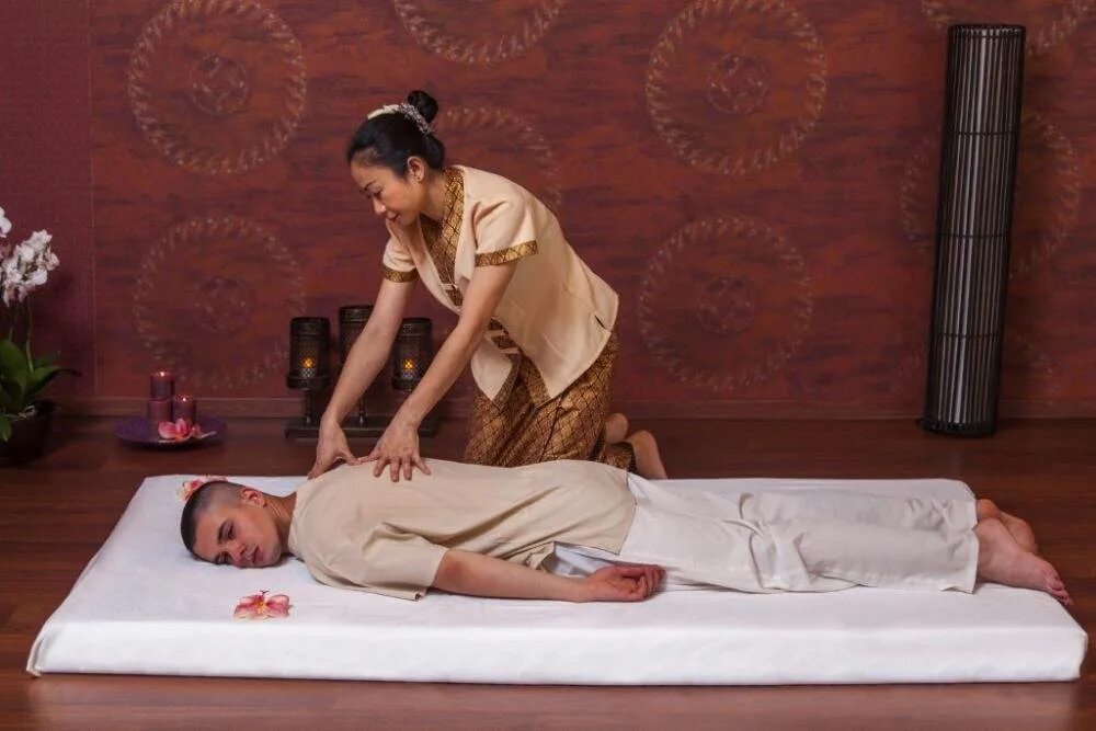 Traditional massage. Тайский массаж. Традиционный тайский массаж. Классический тайский массаж. Тайский массаж для мужчин.