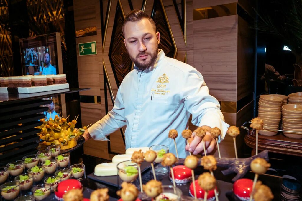 Шеф повар сочи. Айдар абдуллин шеф-повар. Илья захаров адская кухня. Шеф повар сочи. Илья захаров шеф-повар сочи.