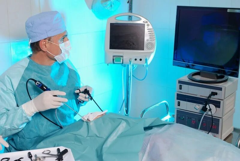 Лапароскопия оперативная хирургия. Эндоскопическая операция. Лапароскопическая хирургия желчный пузырь. Лапароскопическая хирургия. Эндоскопическая стойка olympus.