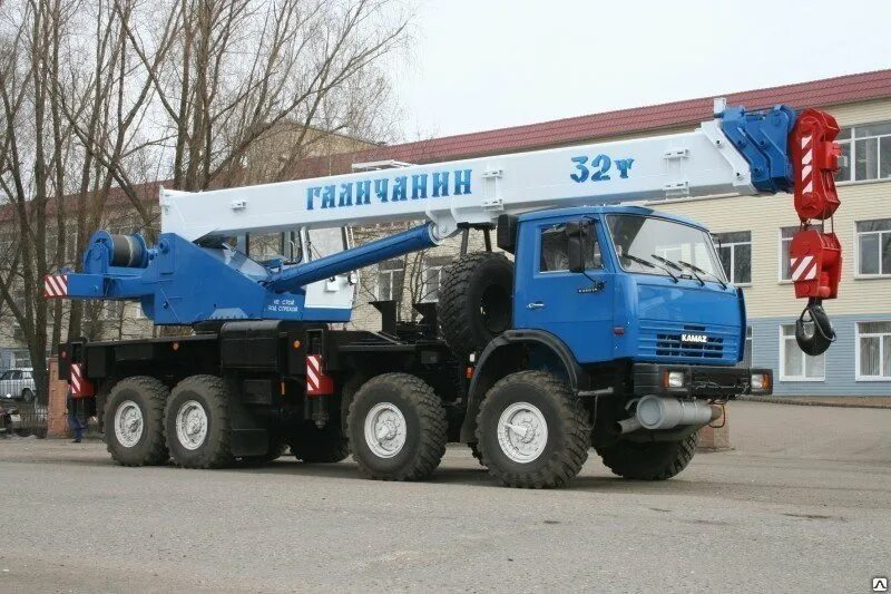 Кс 55729 5в. Камаз 63501 автокран. Автокран кс 55729. С. Кран галичанин 32т камаз.