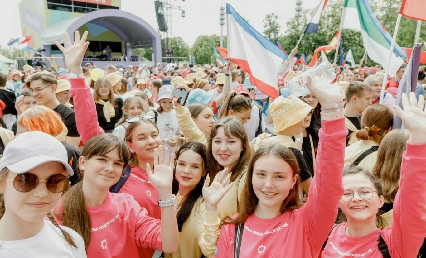 Движение больший. Большая перемена движение. общероссийский марафон детства 2025. детский забег на день россии. марафон в иваново 2025.