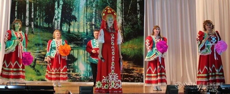 Погода родники шарыповский. Село Родники Шарыповский район. Шарыпово село Родники. Управление культуры Шарыповского района. Село Родники Шарыповский район дом культуры.