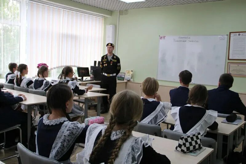 крутинская гимназия фото. 37 школа саранск. 36 школа саранск. 28 школа саранск. электронный школа 37.