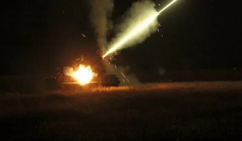 Что за стрельба ночью