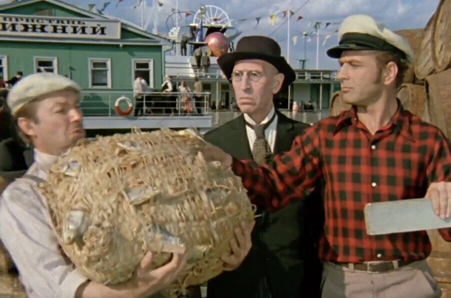 12 стульев фильм с мироновым. 12 стульев гайдай. 12 стульев 1971. 12 стульев фильм 1971. Сколько идет 12 стульев.