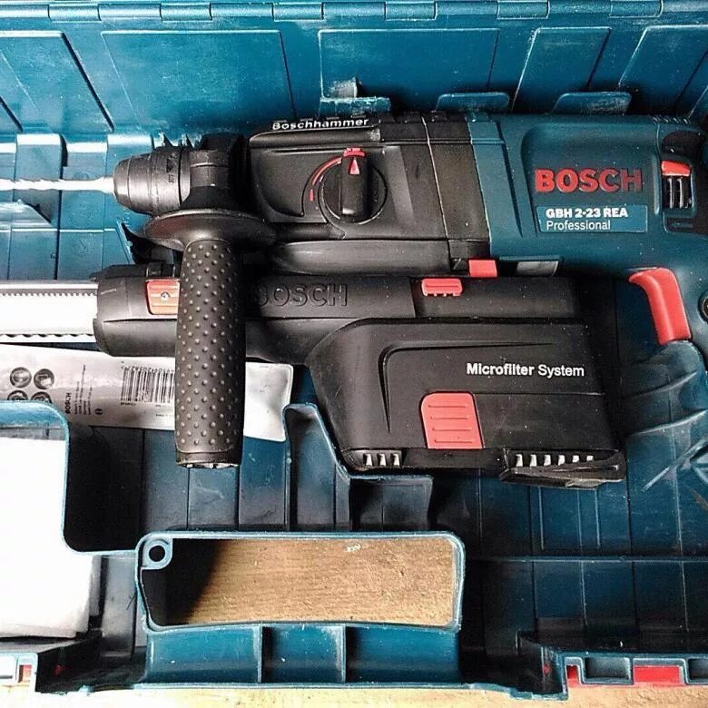 Перфораторы bosch gbh 180. Перфоратор 2-23 Bosch. Bosch GBH 2-23 Rea. Перфоратор Bosch GBH 240 насадка пылеудаления. Аккумуляторный перфоратор бош с пылеудалением.