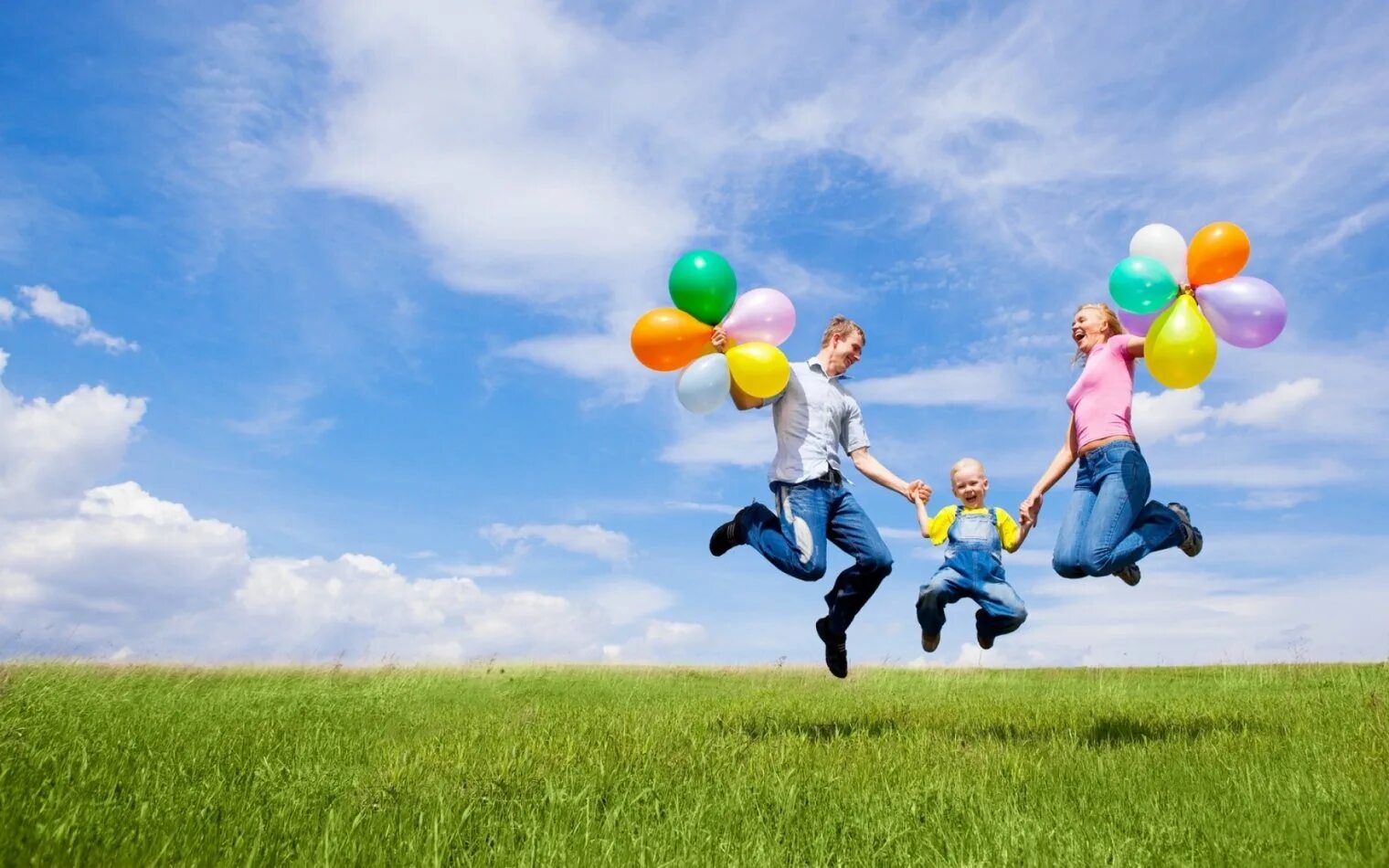 Международный день семьи. Воздушные шары для детей. День семьи 15 мая. Международный день семь.