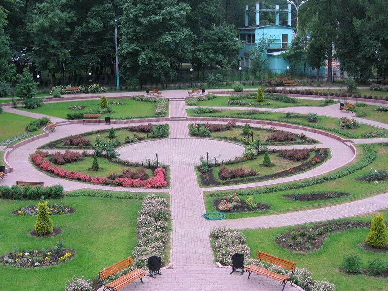 Почему называют парка. Парк Сокольники. Парк Сокольники малый розарий. Московский парк Сокольники. Парк Сокольников в Москве.