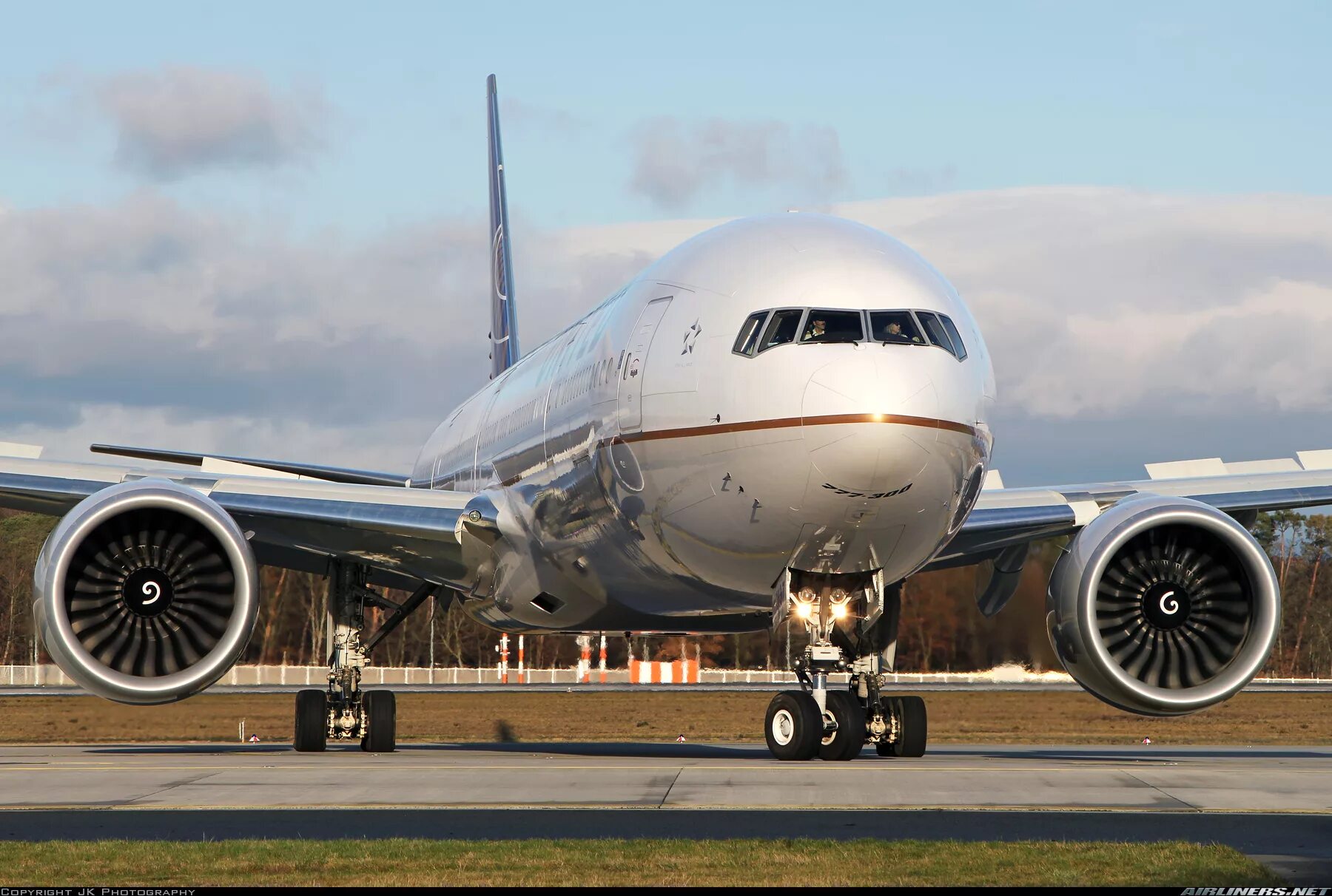 Самолёт Boeing 777-300. B777-300er. Боинг 777 300 er. Boeing 777-300er.