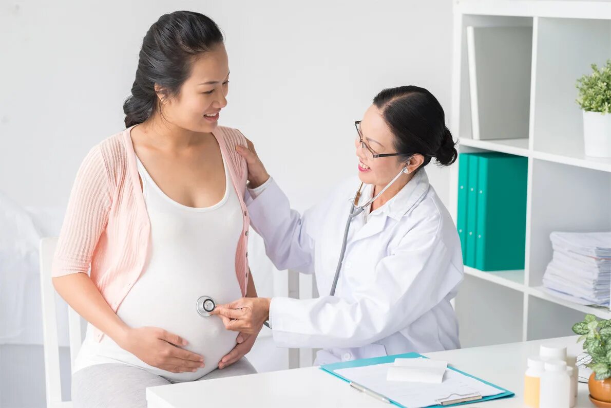 Беременность врач. Врач беременных женщин.