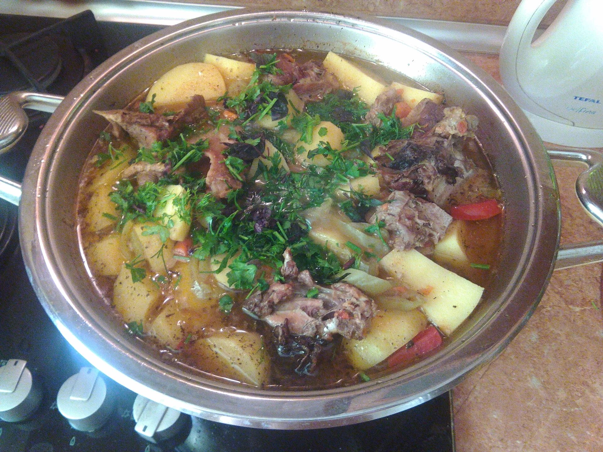 Картошка тушеная с уткой рецепт. Утка тушеная с картошкой в мультиварке. Тушеная картошка в мультиварке. Картошка тушеная с уткой рецепт. Утка тушеная с картошкой.
