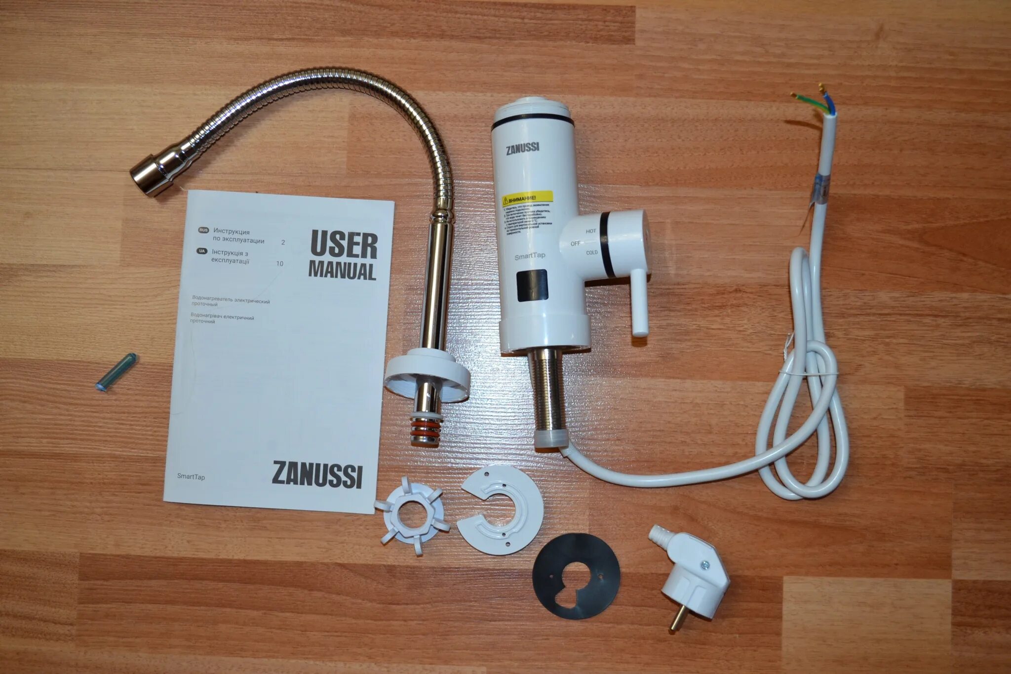 Zanussi smarttap fresh 3 3 kvt. Водонагреватель проточный Zanussi SMARTTAP. Занусси проточный водонагреватель 3.3. Проточный водонагреватель электрический Занусси 3.3 КВТ. Проточный водонагреватель Занусси кран.