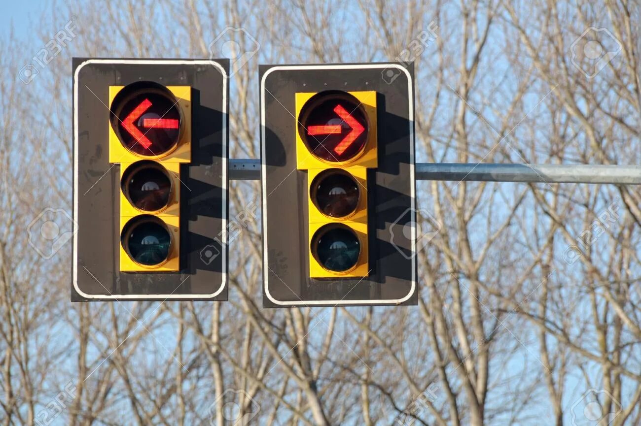 Turn right the traffic lights