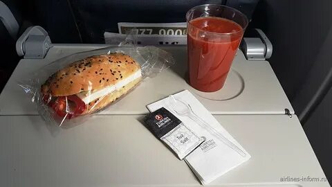 Почему томатный сок в самолете вкуснее