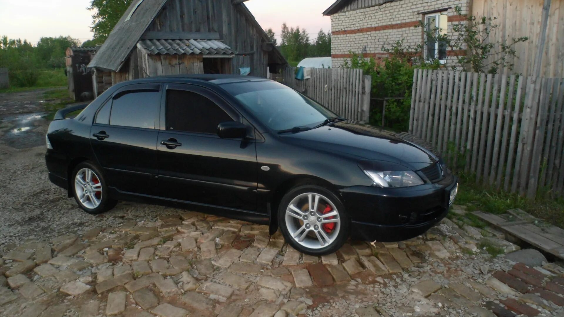 Mitsubishi lancer разболтовка. Lancer 9 2.0. Лансер 9 2.0 черный. Диски Лансер 9 2.0. Kfycth 9 2 k.