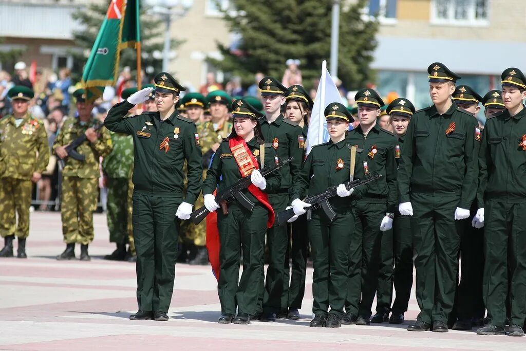 Парад Победы Каменск Уральский. Каменск-Уральский парад 9 мая 2022. Парад в Каменске Уральском 9 мая 2022. Парад Победы 2017 Каменск Уральский. Новости каменска уральского сегодня последние