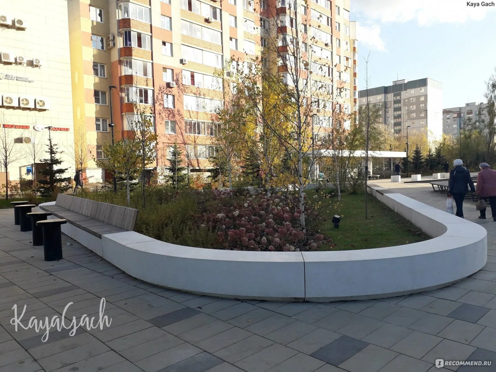 Белая аллея архангельск. Бульвар белые цветы казань на абсалямова. парк абсалямова белые цветы. парк на абсалямова казань. аллея белых цветов казань.