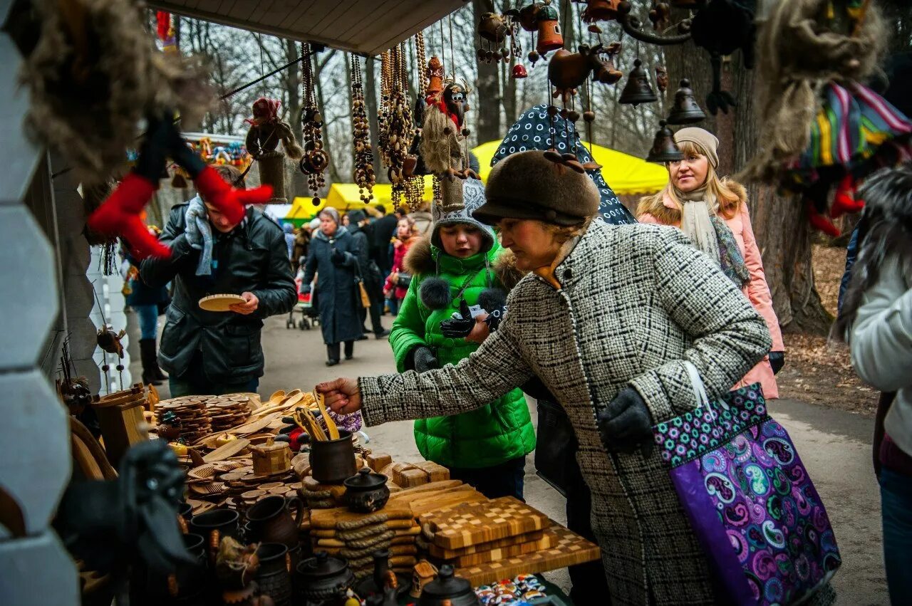 Шуми масленица на елагином острове. Цпкио масленица гуляния. Масленица в цпкио кирова. Цпкио имени кирова масленица спб. Шуми масленица на елагином острове.