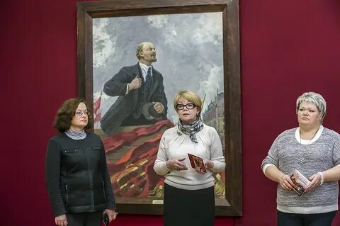 Директор художественного музея