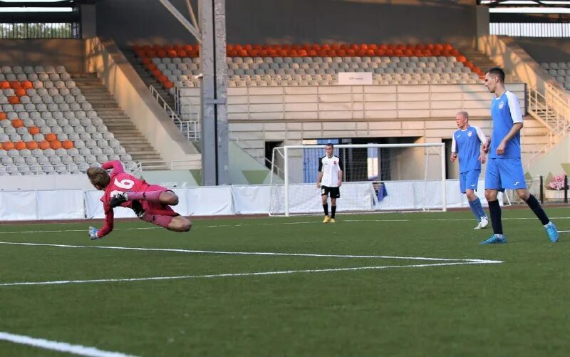 нижний тагил футбол уралец. высокогорец 2014. большой теннис высокогорец нижний тагил. динамо вологда фото на области. высокогорец нижний тагил секции.