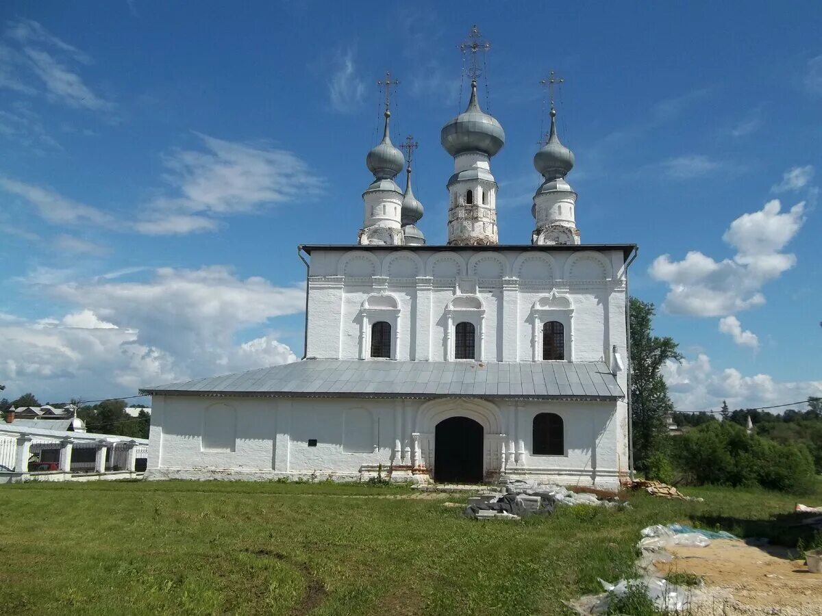 Расставьте тире суздальский музей. Петропавловская Церковь (Суздаль). Суздаль музей под открытым небом. Музей под небом в Суздале. Город Суздаль город музей.