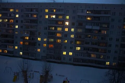 Соседний дом был