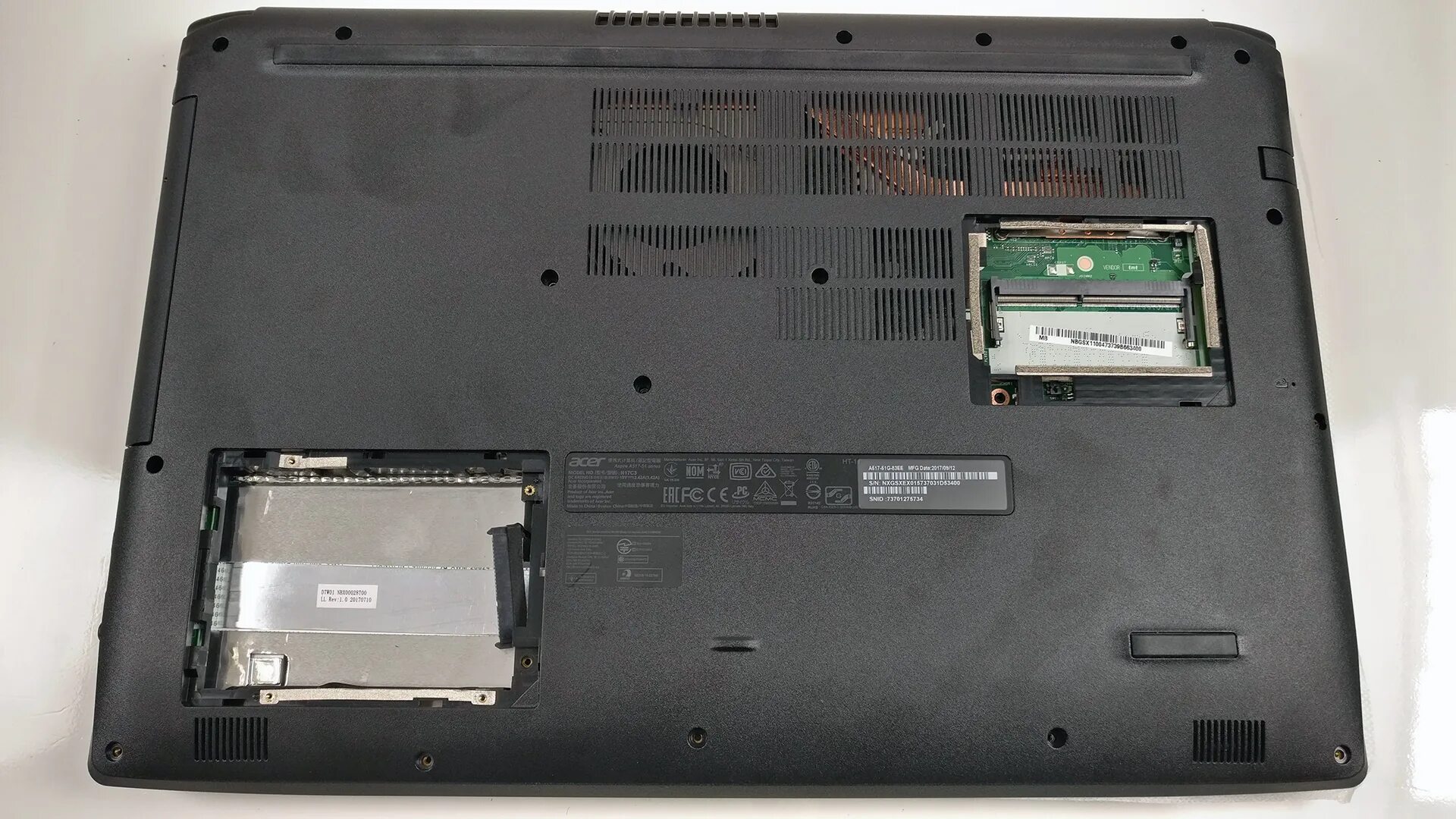 Acer Aspire 5 a517-51g. Acer Aspire a517-51 Series. Acer Aspire 3 снизу. A517-51g.