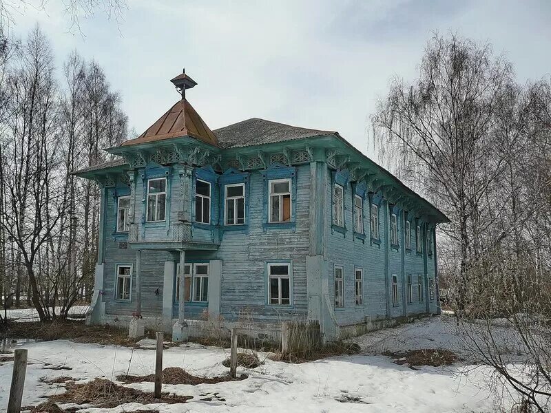 Славянская усадьба сайт. Купеческий дом Ярославская область. Купеческий дом заброшенный Ярославская область. Купеческий дом 19 века заброшенные. Усадьбы Ярославской области.