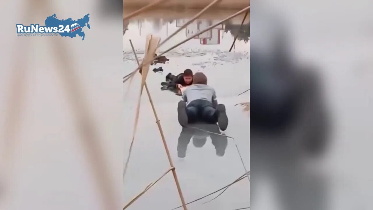 Рискуя жизнью володин спас солдата попавшего. Спасение ребенка под пулями. 60 летний пенсионер провалился под лёд александр спас его герои тв3. в жулебино 14-летний мальчик провалился под лед.
