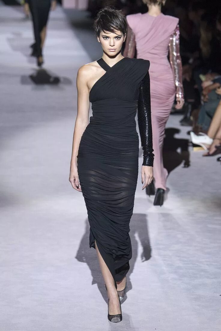 Платье tom ford. Платье от tom ford. Tom ford dress. Том форд платья. Том форд вечерние платья.