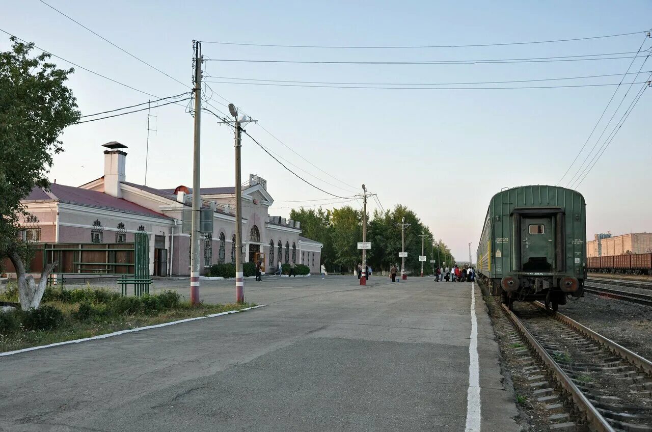 Железная дорога станция уральская. Станция Сибай. Сибай ЖД вокзал. Сибай город вокзал.