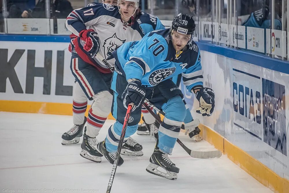 Энтони камара хоккеист нефтехимик. Счет нефтехимик сегодня хоккей сибирь. Хк сибирь нефтехимик. Спорт хоккей. Сибирь нефтехимик 20 сентября.