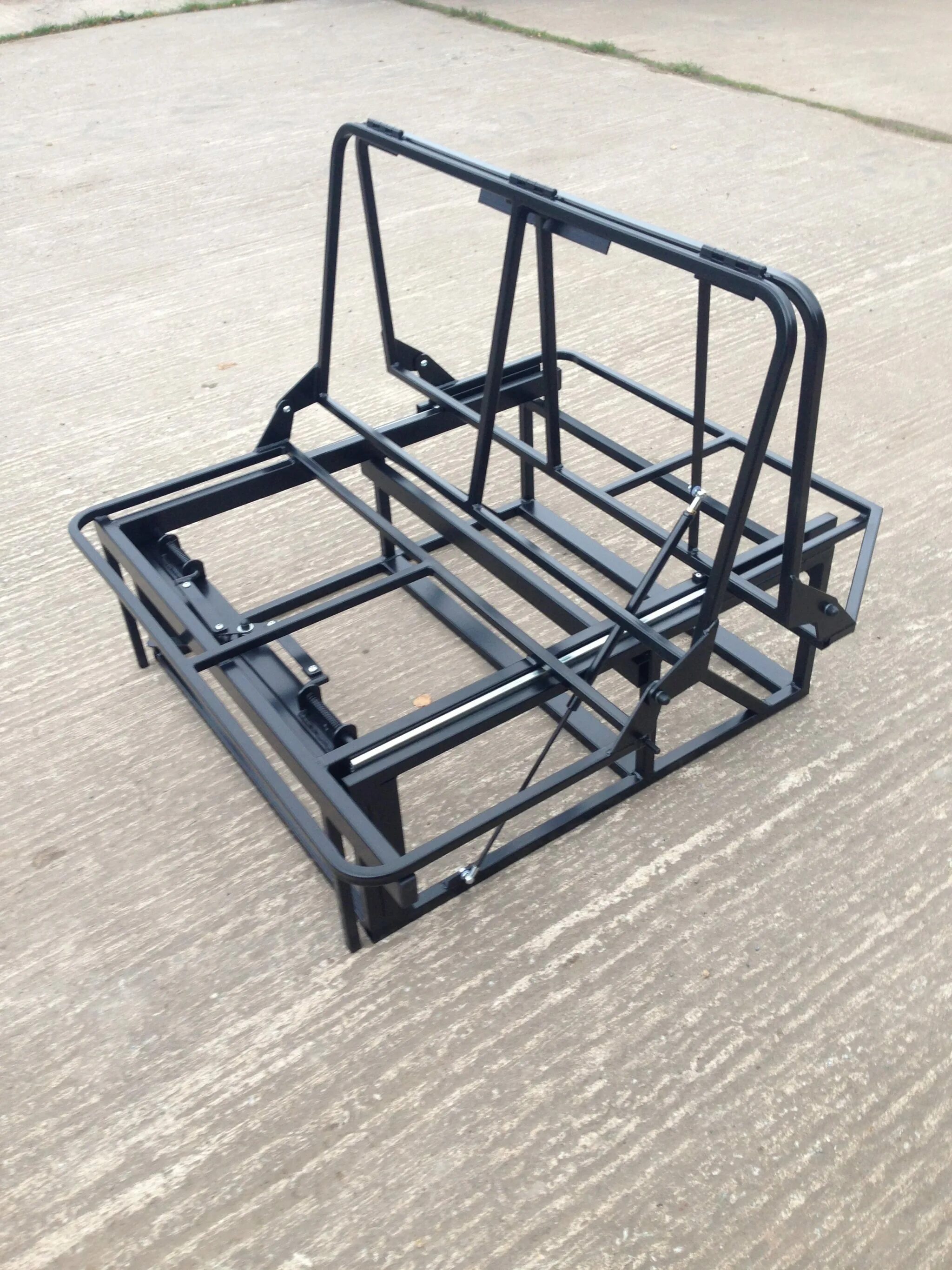 Переносная кровать чемодан ivation ez bed купить. Сумка matin. Roll bed. Матрас в скрутке. Кровать волкер раннер.